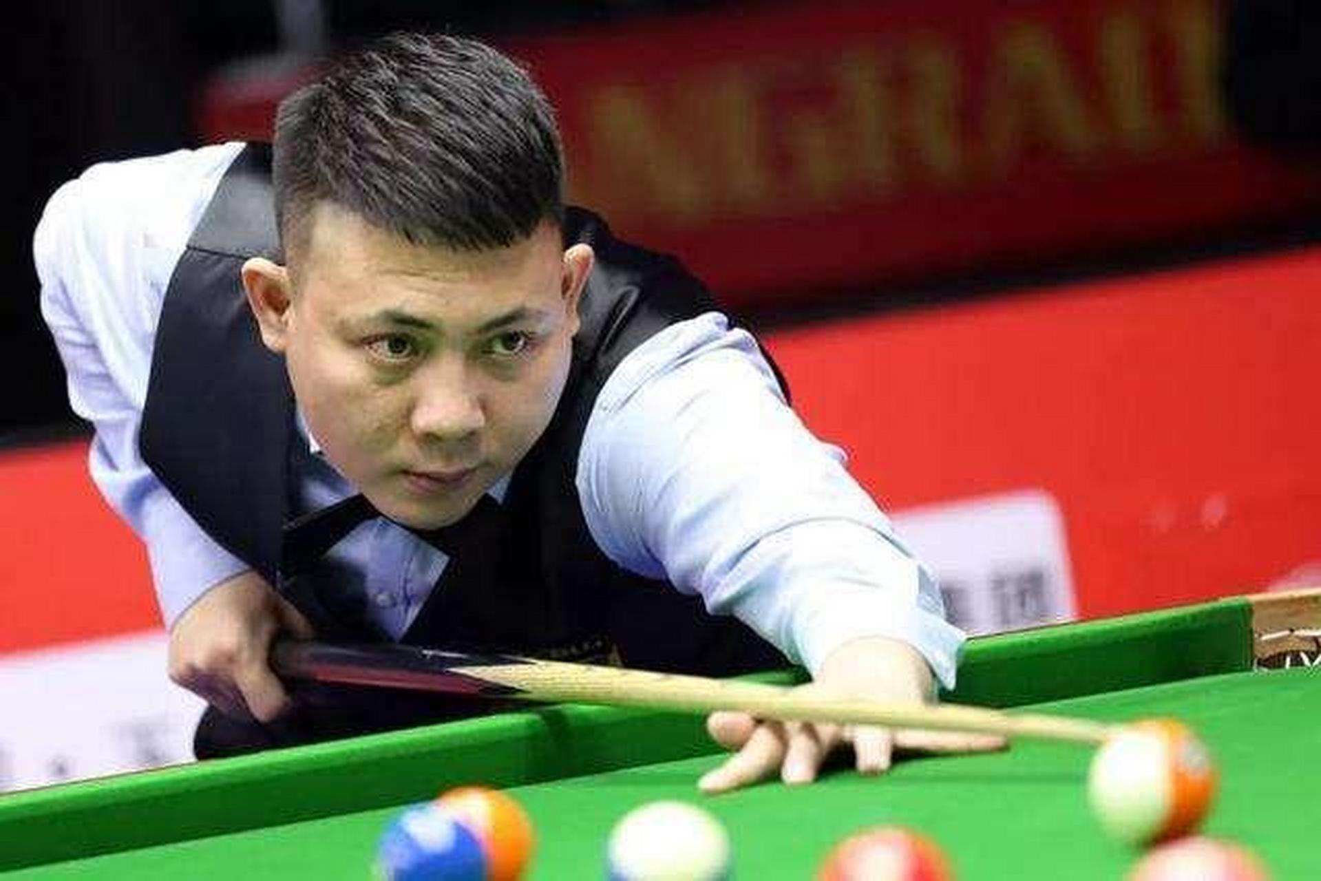 从中分析两 从中分析两