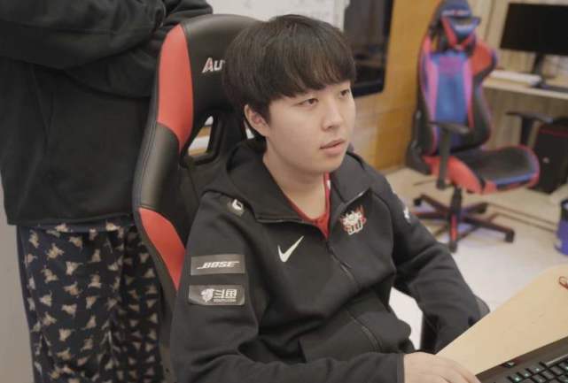 出现拐点 出现拐点